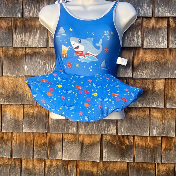 Girls' Baby Shark One-Piece Swimsuit with Flotation Skirt – Size 2T-3T (No Tag) - Picture 3 of 4